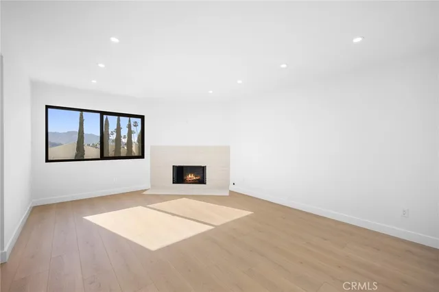 $798,000 | 1162 Winchester Avenue, Unit K, Glendale, CA 91201