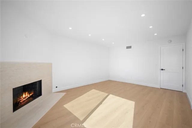 $798,000 | 1162 Winchester Avenue, Unit K, Glendale, CA 91201