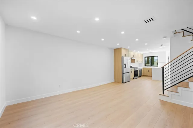 $798,000 | 1162 Winchester Avenue, Unit K, Glendale, CA 91201