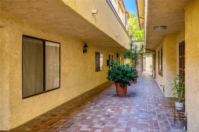 $798,000 | 1162 Winchester Avenue, Unit K, Glendale, CA 91201
