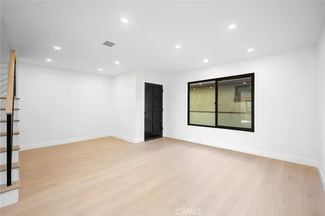 $798,000 | 1162 Winchester Avenue, Unit K, Glendale, CA 91201