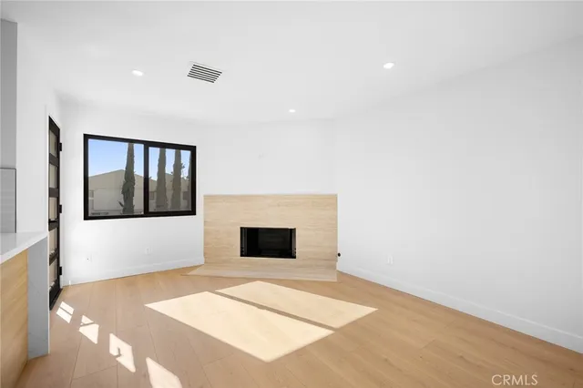 $798,000 | 1162 Winchester Avenue, Unit K, Glendale, CA 91201