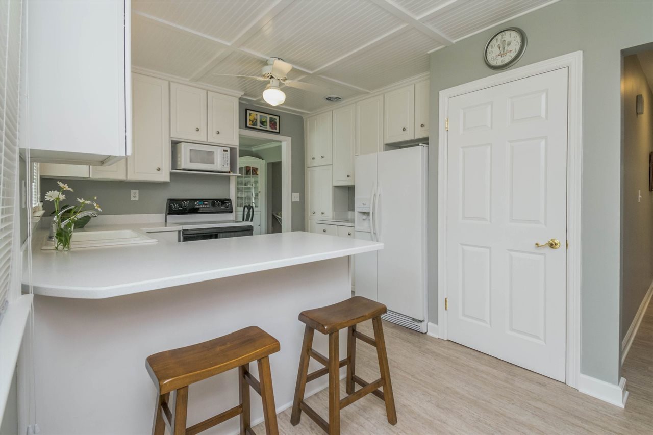 2121 Fairhaven Road Davenport, IA 52803 - Photo 12 of 23 Gallery Image 12