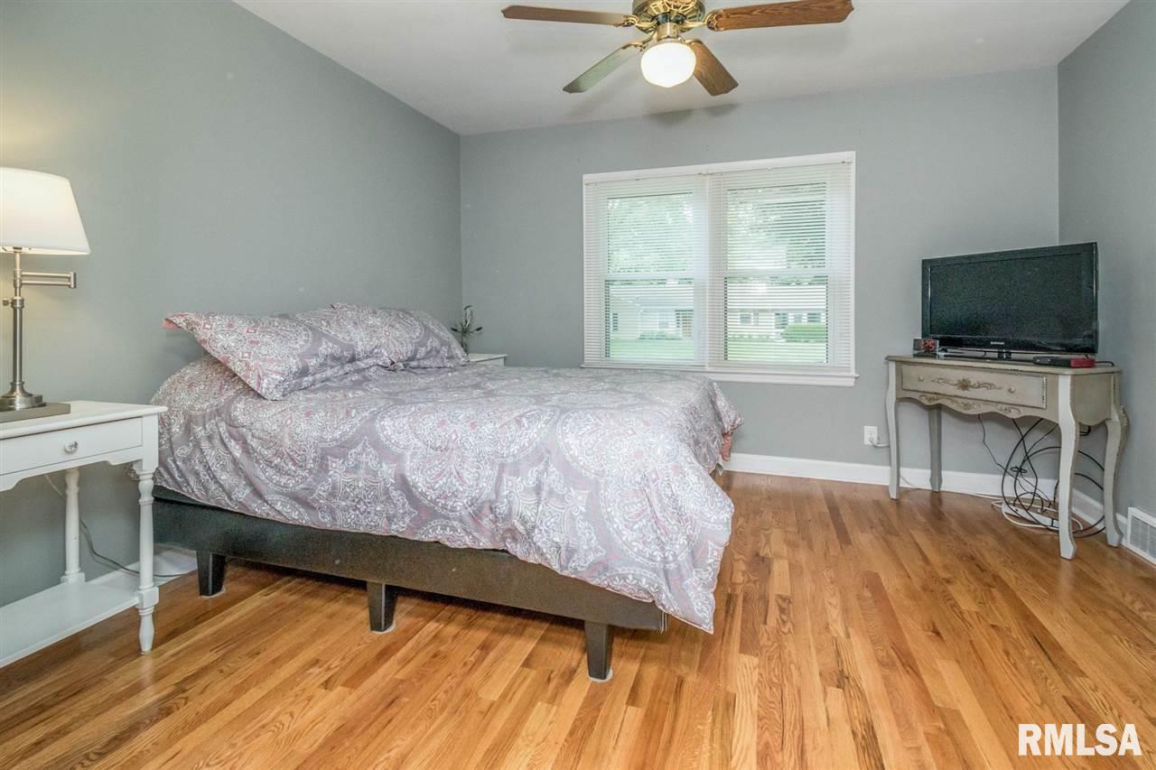 2121 Fairhaven Road Davenport, IA 52803 - Photo 14 of 23 Gallery Image 14