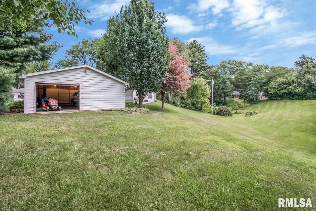 2121 Fairhaven Road Davenport, IA 52803 - Photo 20 of 23 Gallery Image 20