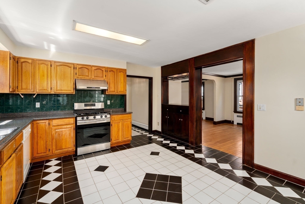 261 Russett Road Brookline, MA 02467 - Photo 9 of 36