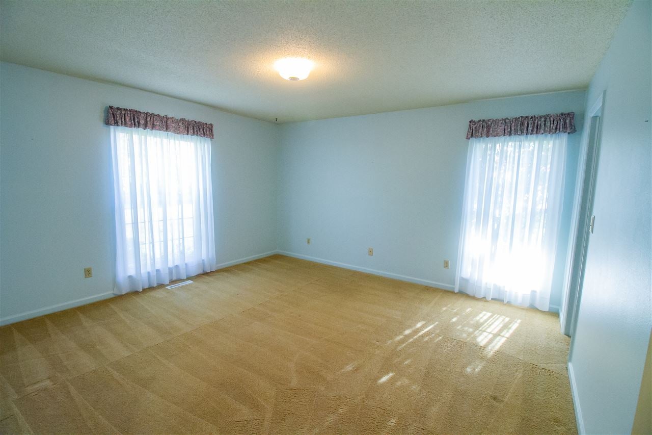 3920 Glass Road Northeast, Unit B Cedar Rapids, IA 52402 - Photo 12 of 19 Gallery Image 12