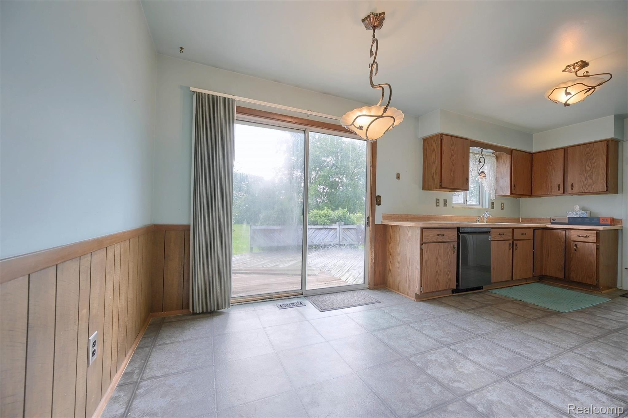 13208 North Linden Road Clio, MI 48420 - Photo 7 of 23 9-Breakfast-Nook.jpg