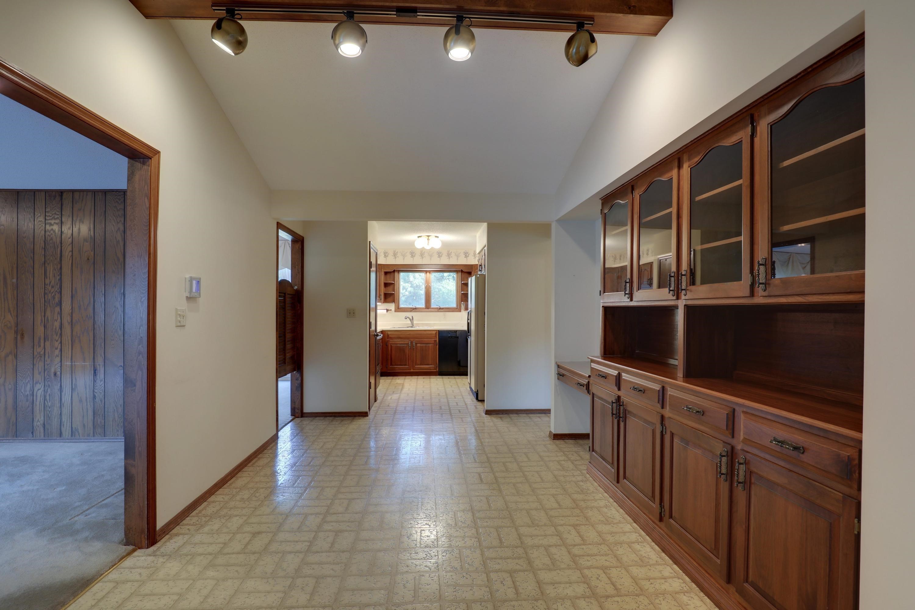 419 Spring Lake Drive Quincy, IL 62305 - Photo 21 of 39