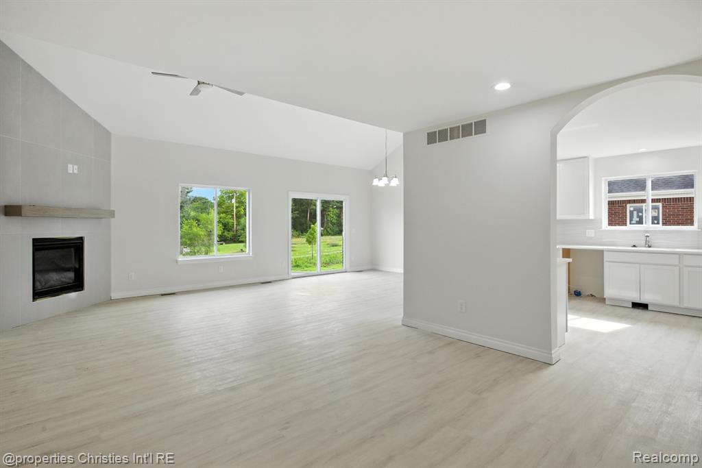 3202 Roma Court Wixom, MI 48393 - Photo 15 of 45