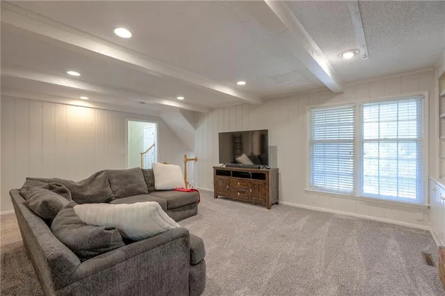 $365,000 | 1117 Northeast Clubhouse Lane, Lee's Summit, MO 64086