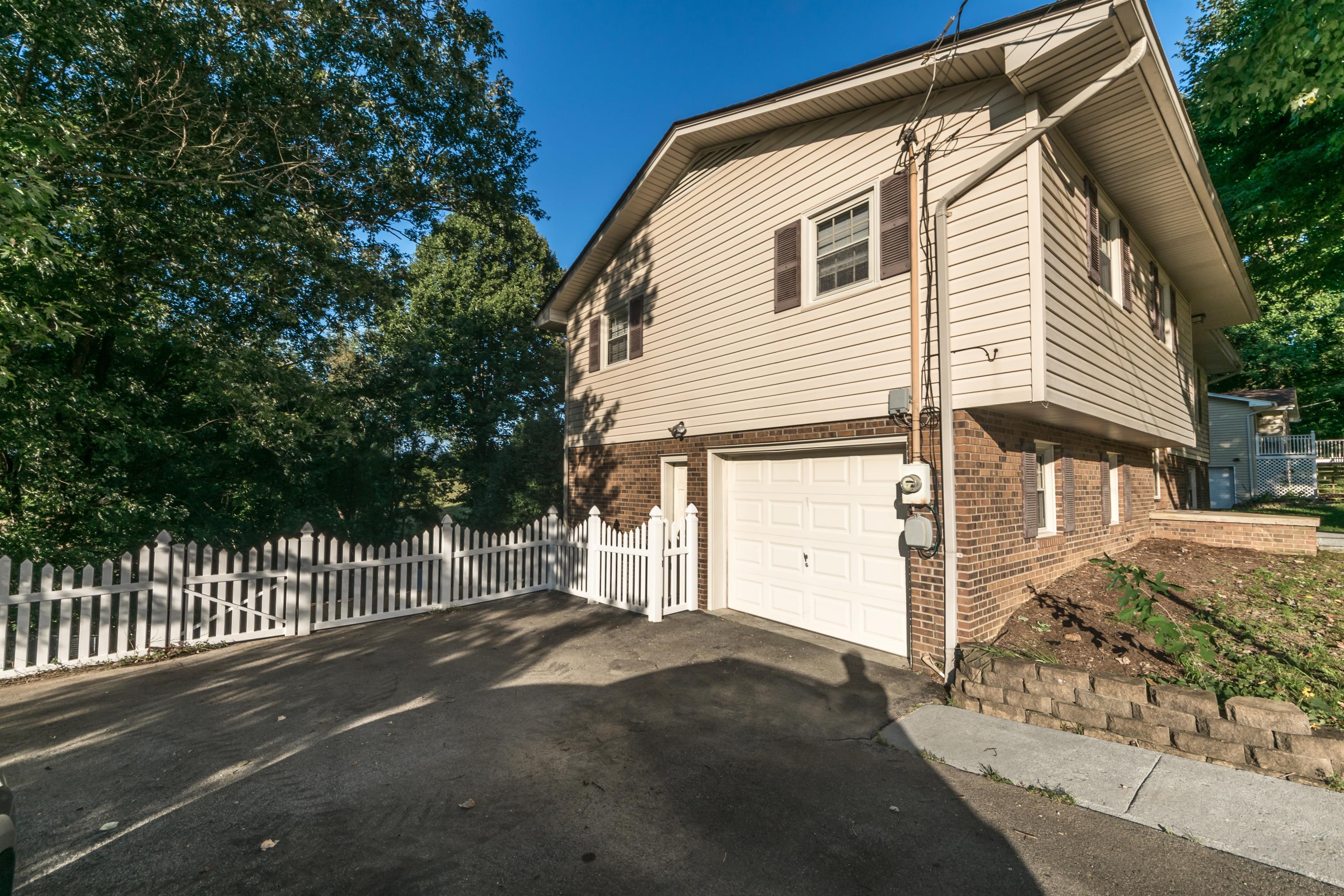 186 Highland Road Jonesborough, TN 37659 - Photo 3 of 20 DSC_0800