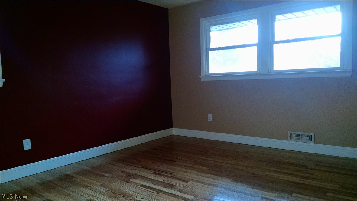 6889 Revere Road Cleveland, OH 44130 - Photo 14 of 25 Gallery Image 14