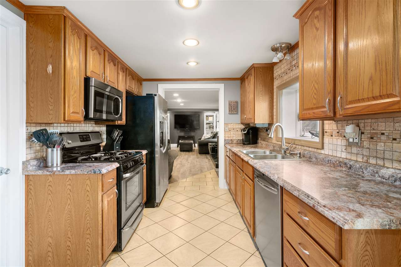 55995 Hayes Road Utica, MI 48315 - Photo 14 of 31