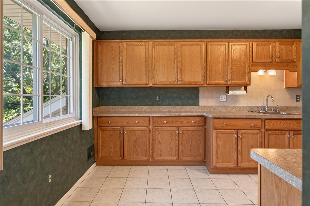 1018 B Greenleaf Road Greece, NY 14612 - Photo 22 of 50