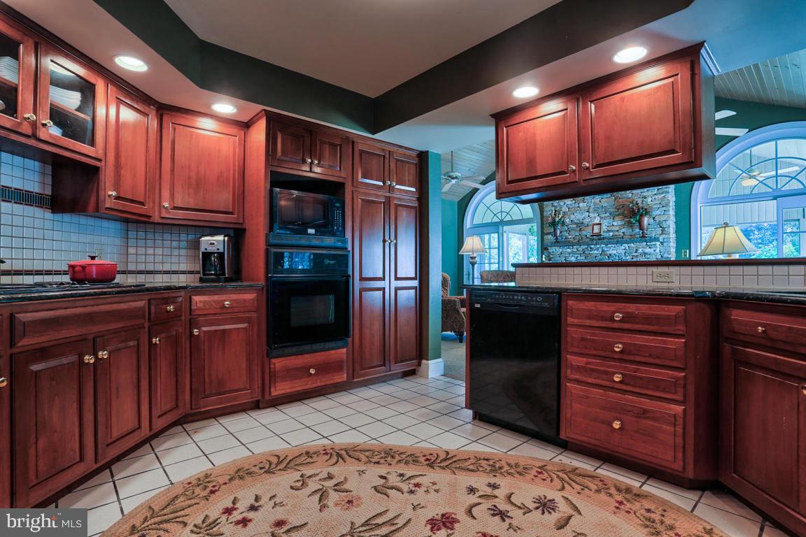 11 Deerfield Road Lancaster, PA 17603 - Photo 4 of 42 Gallery Image 4