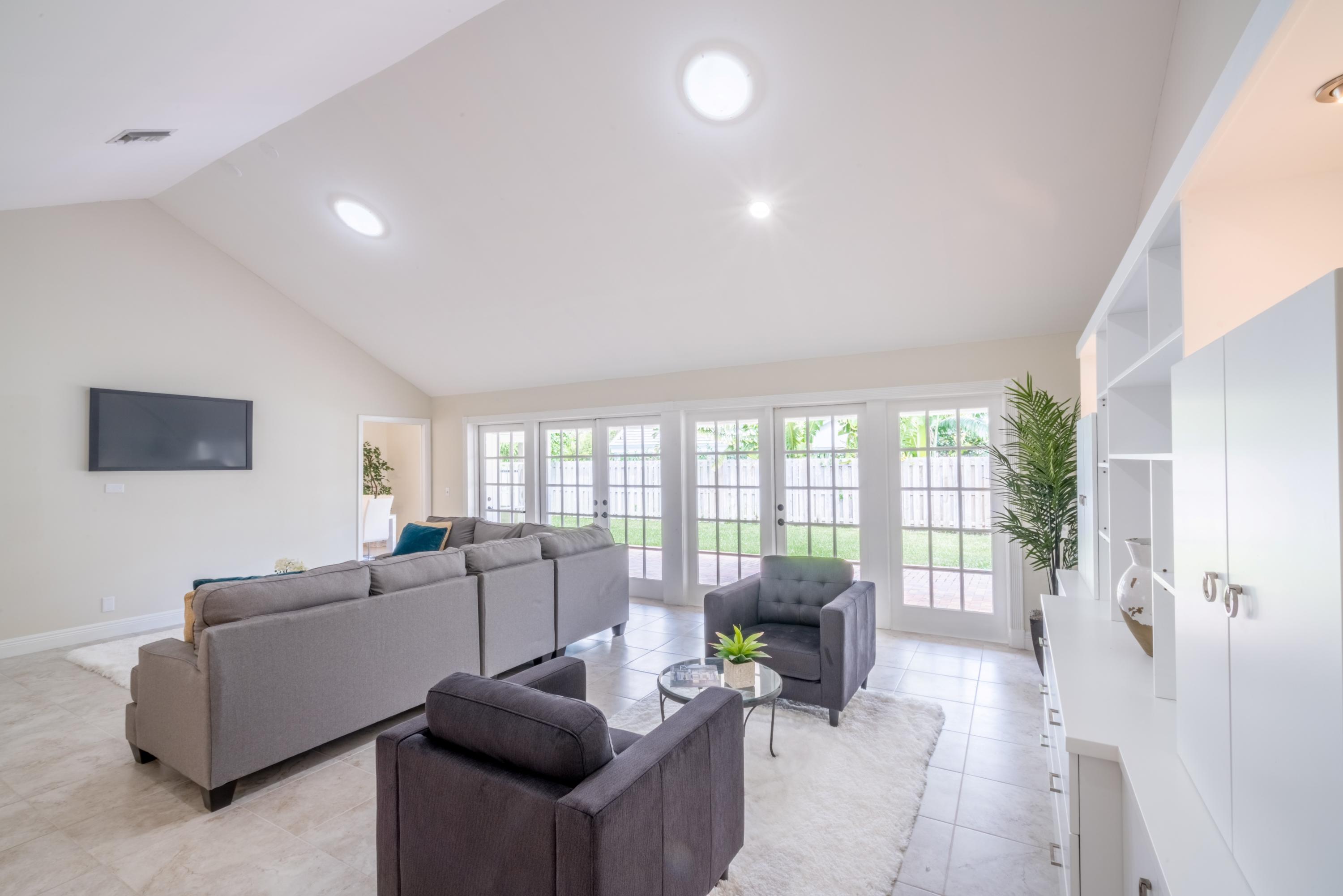 2695 Northwest 41st Street Boca Raton, FL 33434 - Photo 4 of 26 Great Room