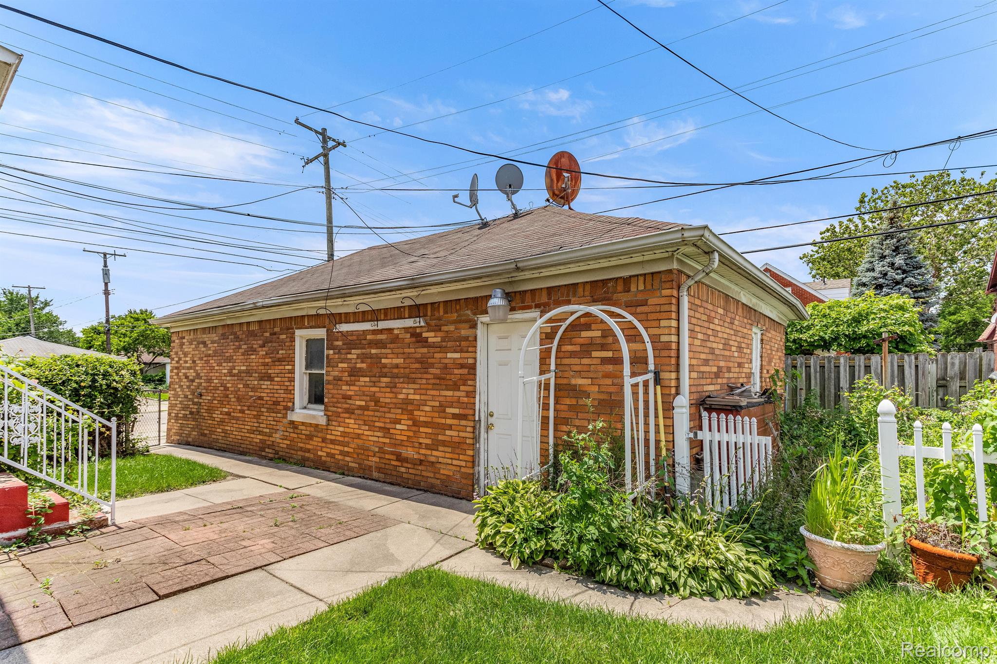 7803 Miller Road Dearborn, MI 48126 - Photo 49 of 49 Gallery Image 49