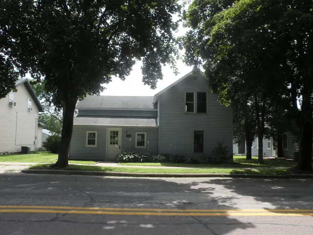 $179,900 | 318 East Amelia Street, Cassville, WI 53806