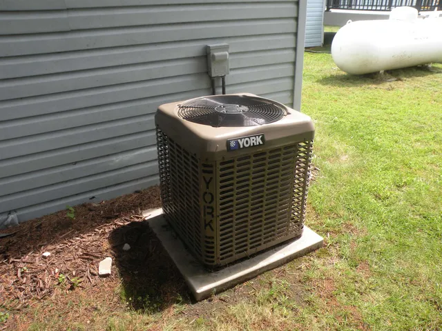 $179,900 | 318 East Amelia Street, Cassville, WI 53806