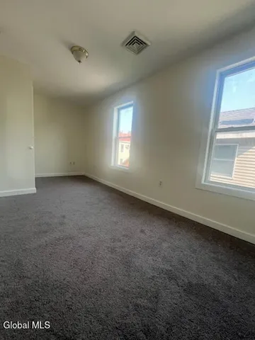 $1,800 | 191 Elm Street, Unit TOP, Saratoga Springs, NY 12866