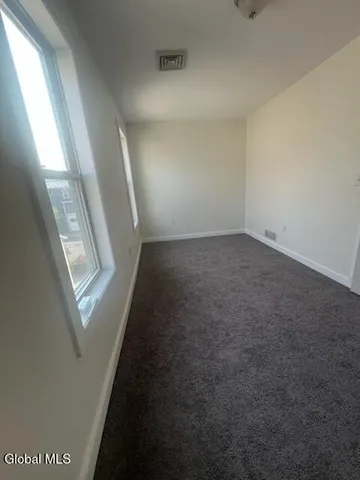 $1,800 | 191 Elm Street, Unit TOP, Saratoga Springs, NY 12866