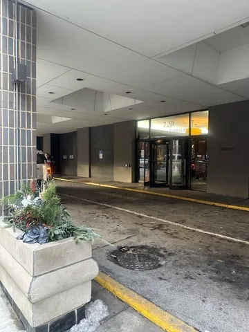 $1,750 | 720 West Gordon Terrace, Unit 7M, Chicago, IL 60613