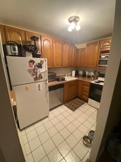 720 West Gordon Terrace, Unit 7M Chicago, IL 60613 - Photo 4 of 7
