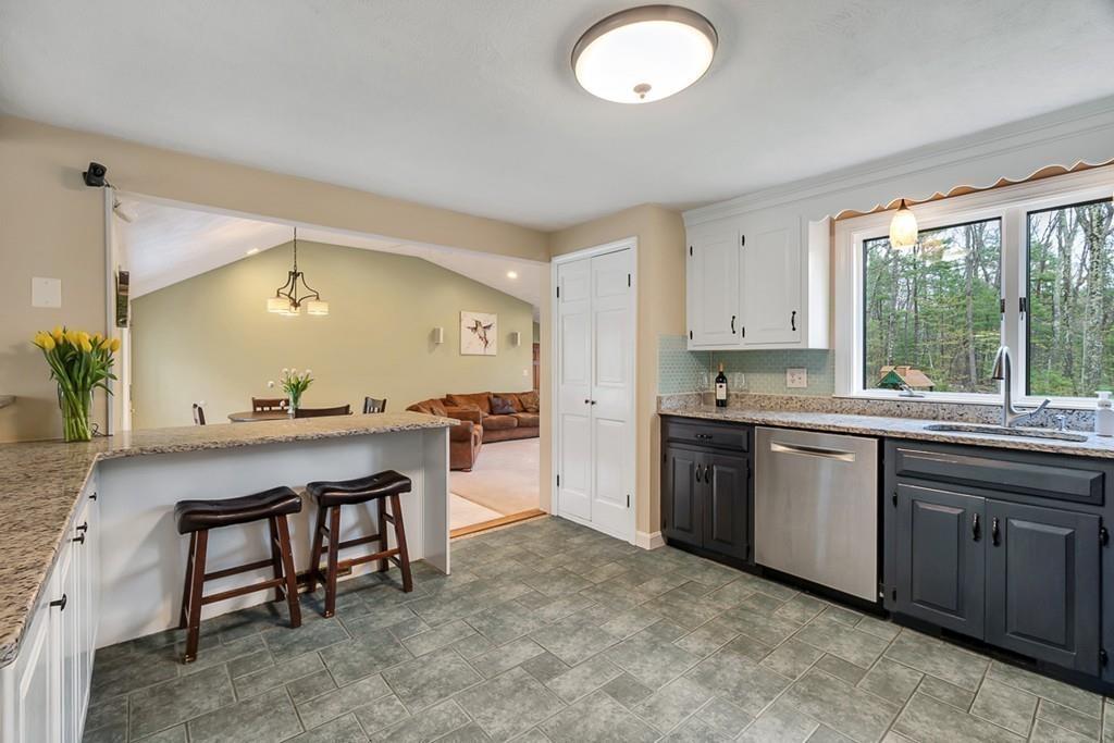 8 Whippletree Road Chelmsford, MA 01824 - Photo 15 of 35