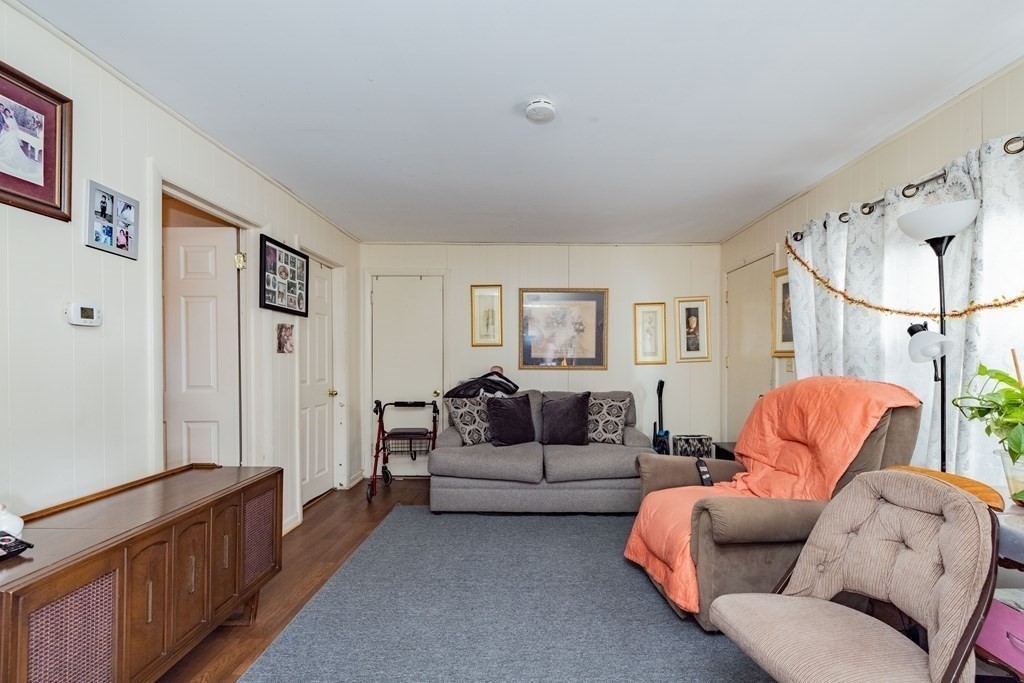 249 St James Boulevard Springfield, MA 01104 - Photo 4 of 20 Gallery Image 4