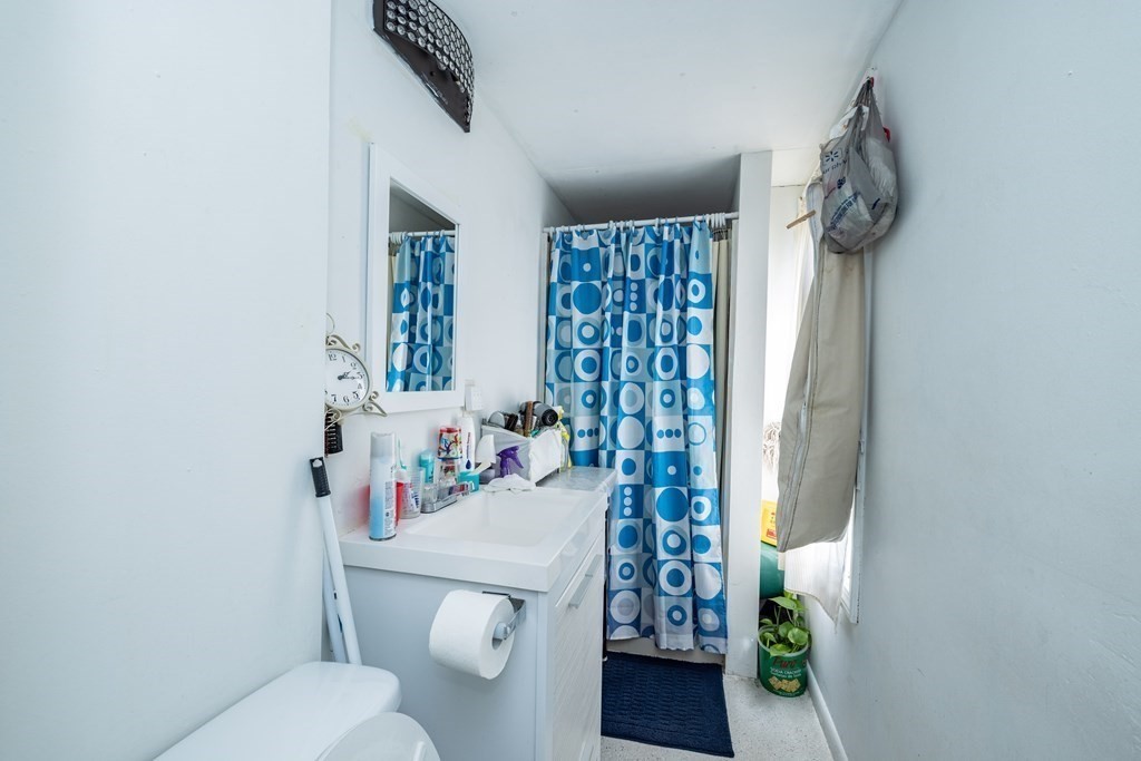 249 St James Boulevard Springfield, MA 01104 - Photo 8 of 20 Gallery Image 8