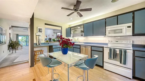 $1,800 | 1617 Bayhouse Court, Unit BA221, Sarasota, FL 34231