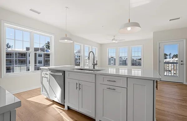 $874,995 | 320 Martins Landing, Unit 401, North Reading, MA 01864