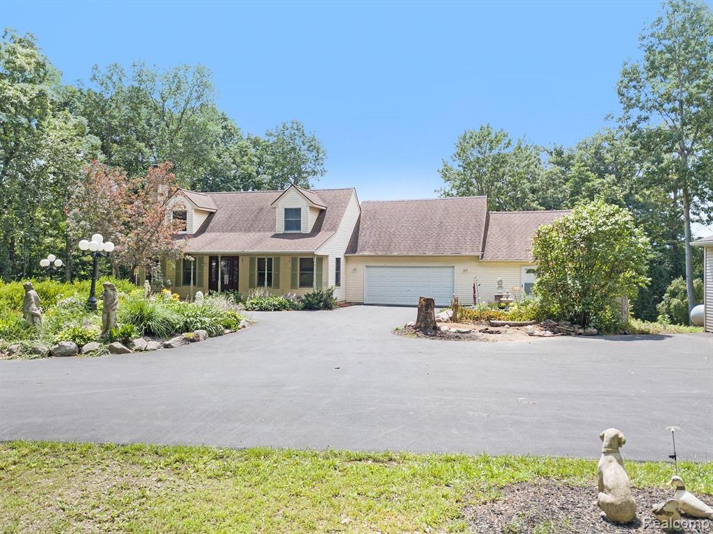3582 Pinckney Road Howell, MI 48843 - Photo 4 of 42