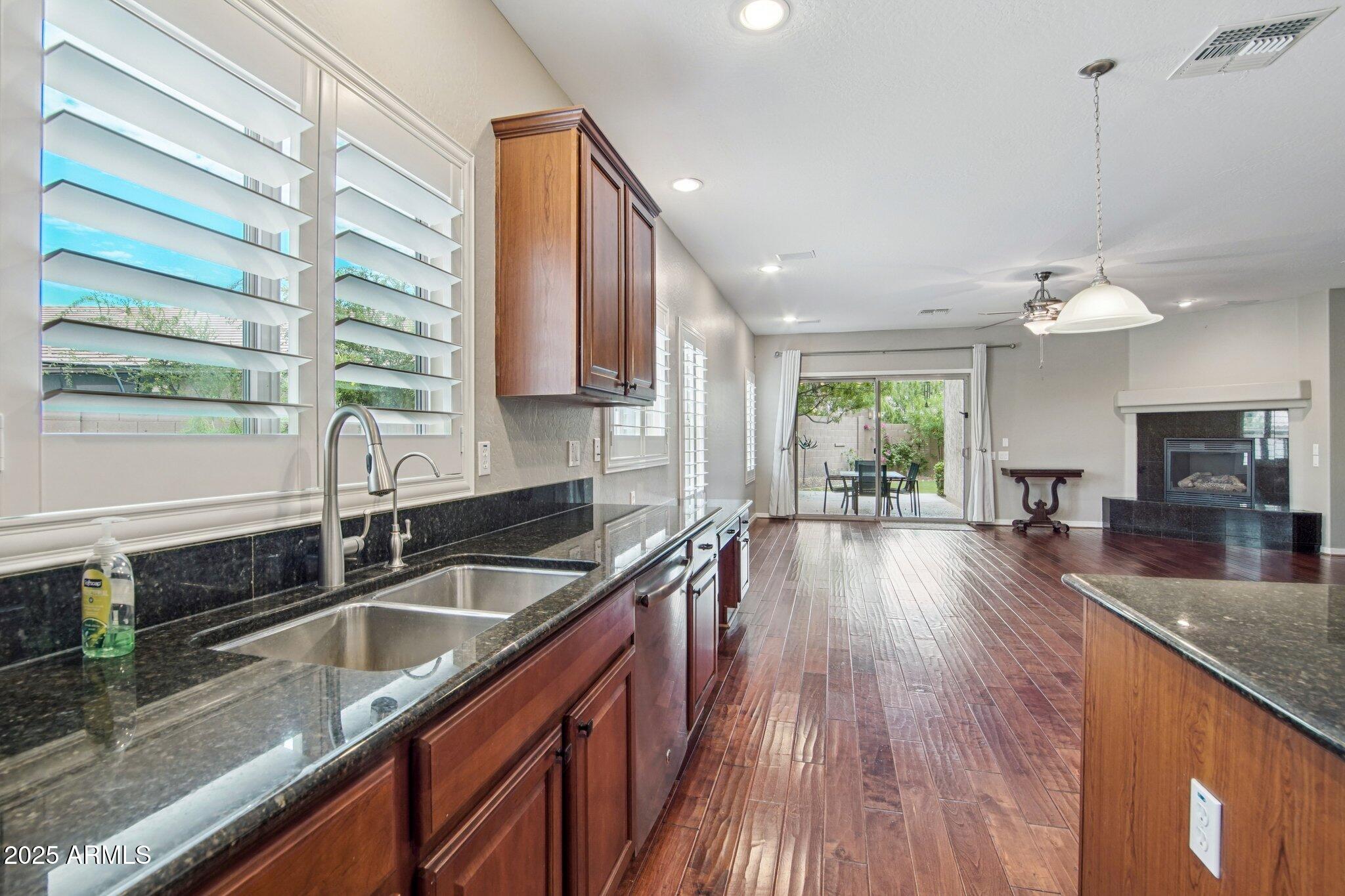 5237 West Red Bird Road Phoenix, AZ 85083 - Photo 9 of 40 Kitchen