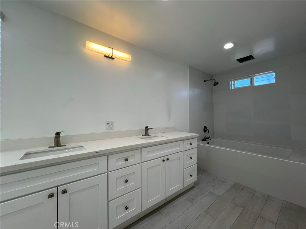 1019 South Gramercy Drive Los Angeles, CA 90019 - Photo 17 of 39