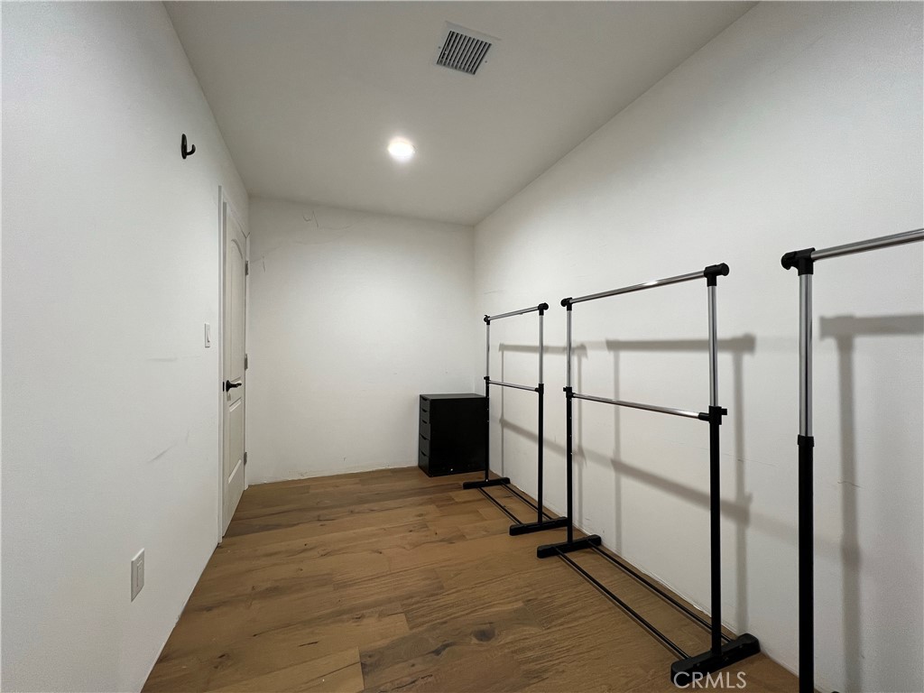 1019 South Gramercy Drive Los Angeles, CA 90019 - Photo 23 of 39