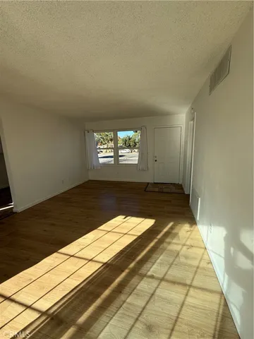 $2,700 | 144 East Ave Q, Palmdale, CA 93550