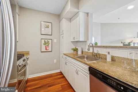 $519,000 | 555 Massachusetts Avenue Northwest, Unit 1419, Washington, DC 20001