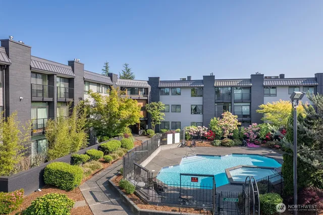 $360,000 | 11300 1st Avenue Northeast, Unit 224, Seattle, WA 98125