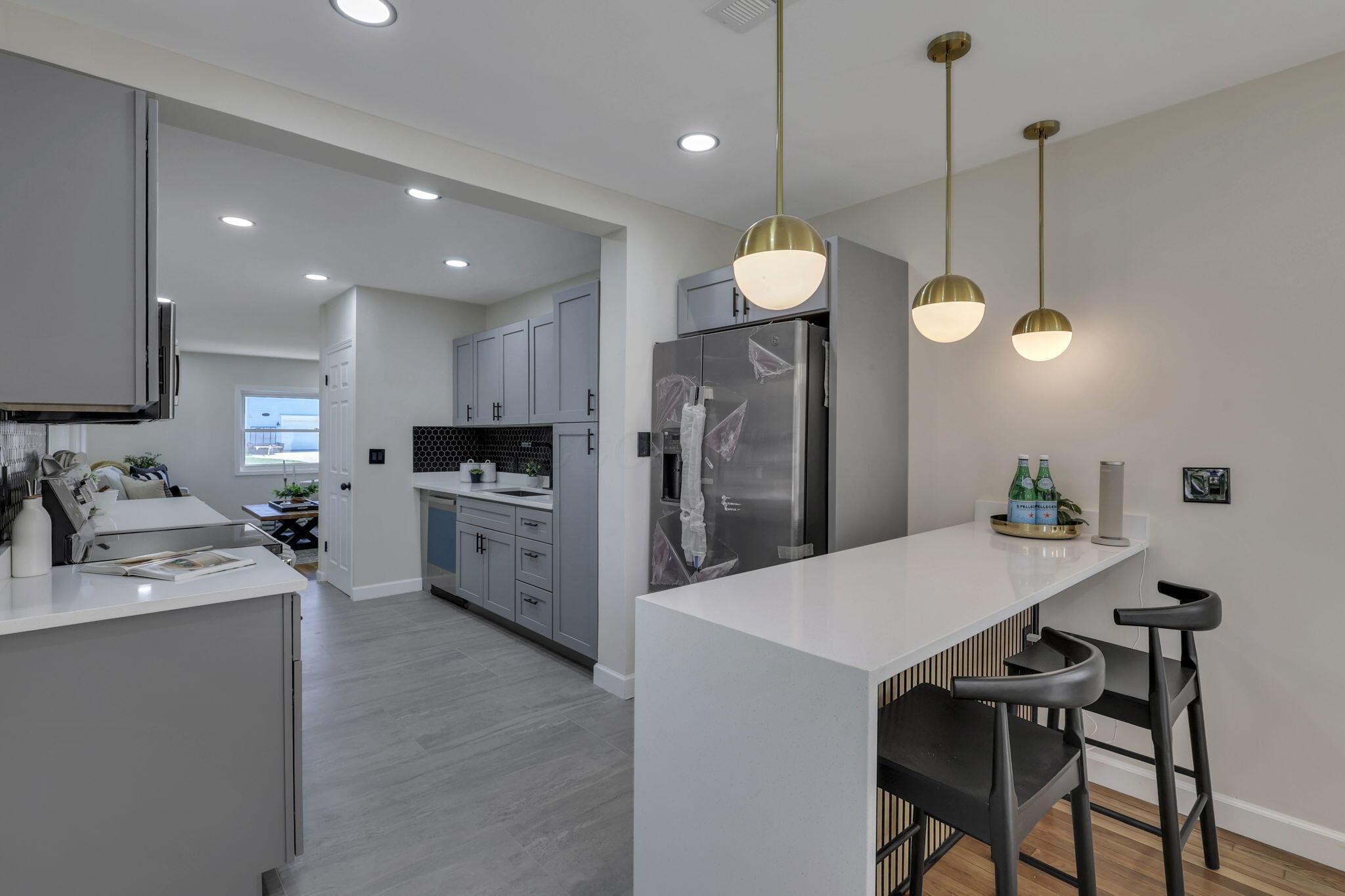 2227 Zollinger Road Columbus, OH 43221 - Photo 11 of 43 Eating Area