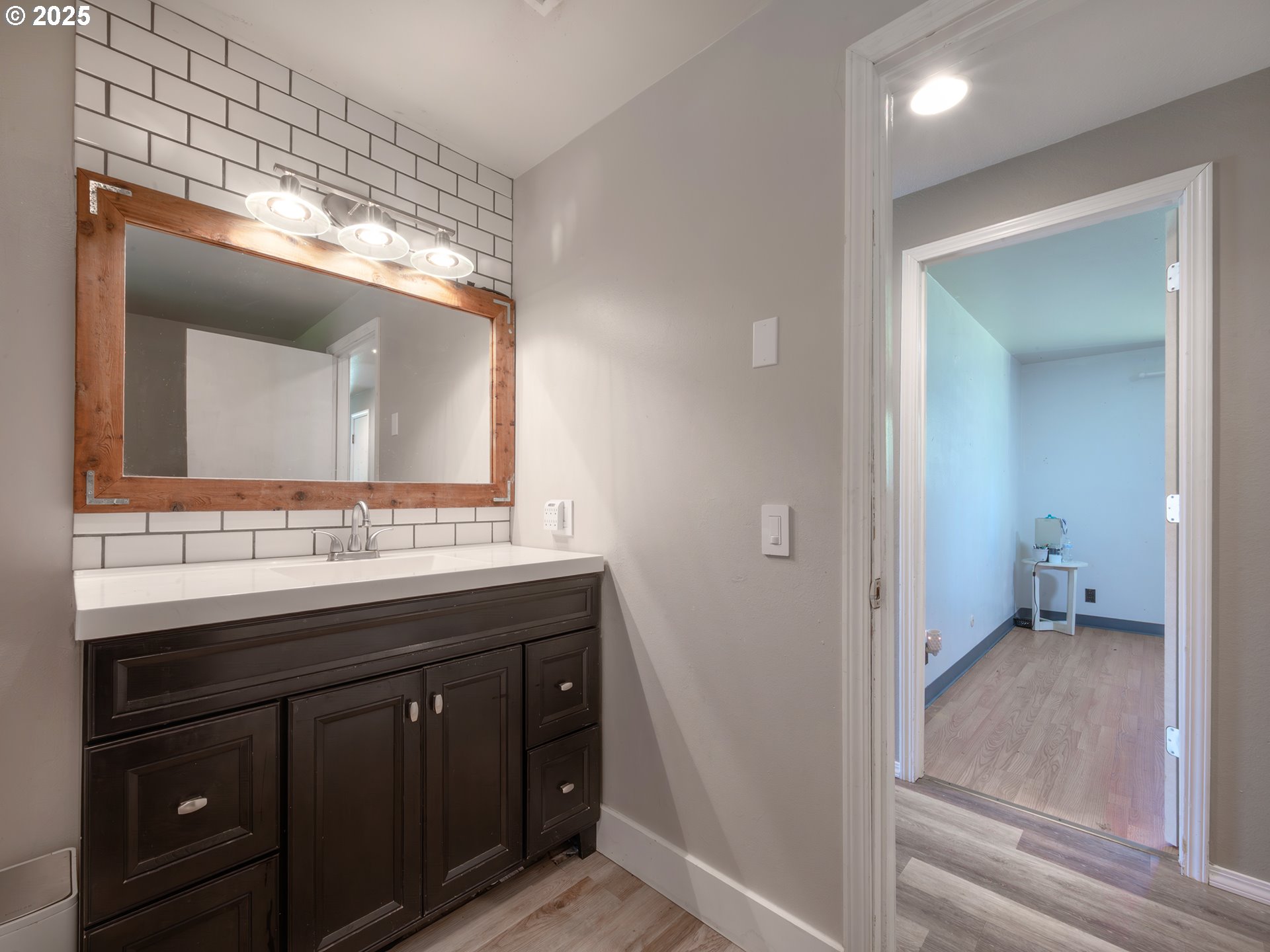 25619 Jeans Road Veneta, OR 97487 - Photo 24 of 37 Bathroom