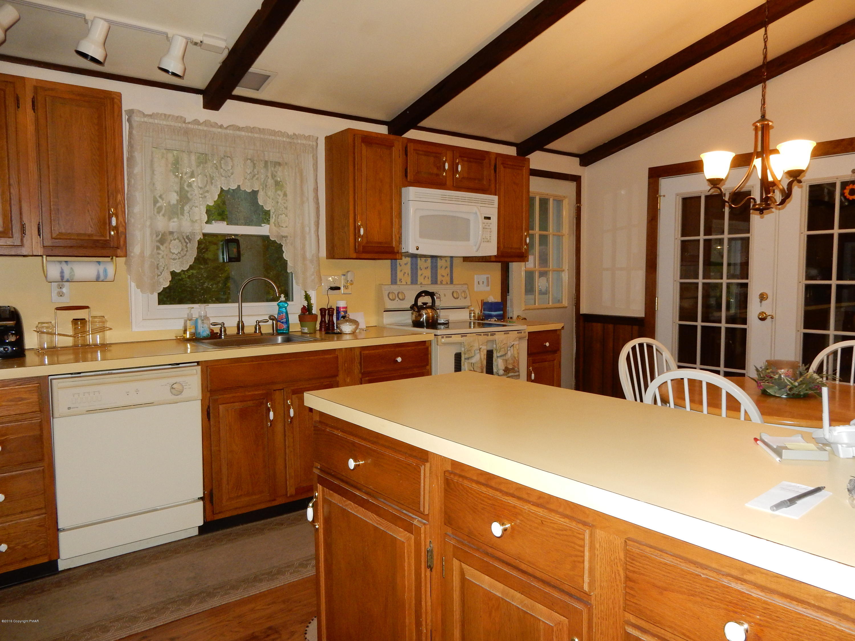 183 Fish Hill Road Tannersville, PA 18372 - Photo 11 of 33 Kitchen
