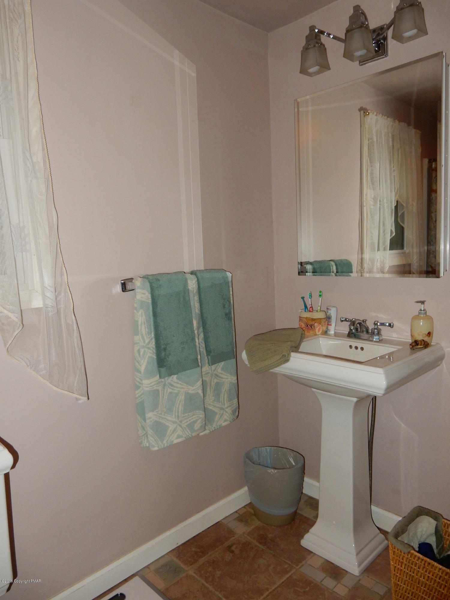 183 Fish Hill Road Tannersville, PA 18372 - Photo 19 of 33 Bathroom