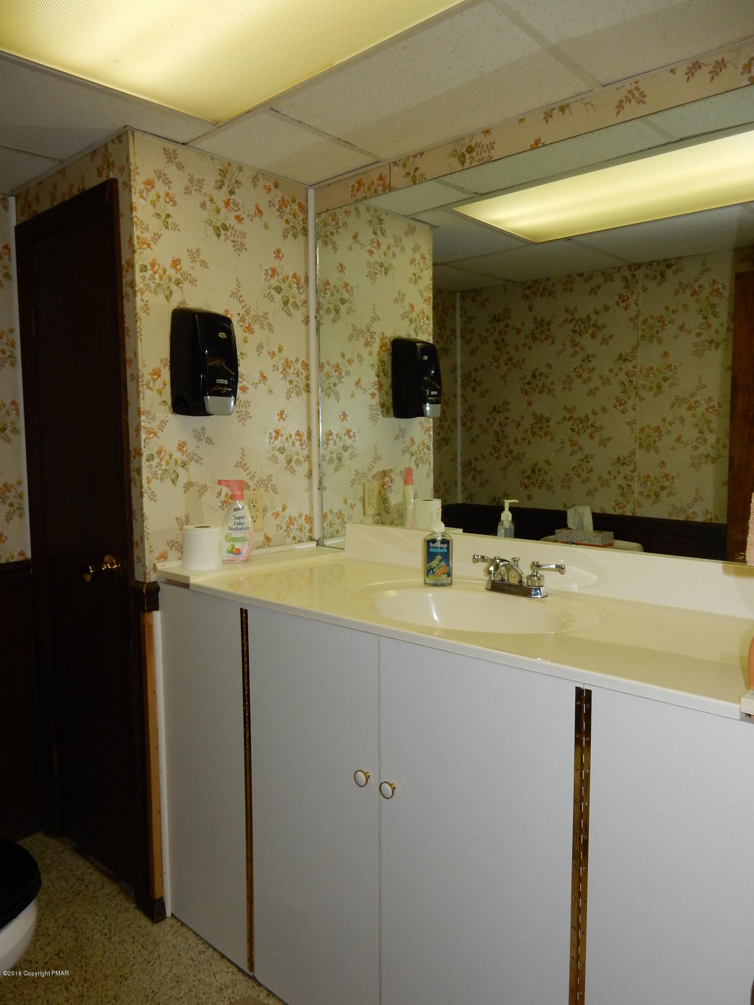 183 Fish Hill Road Tannersville, PA 18372 - Photo 30 of 33 LL Bathroom