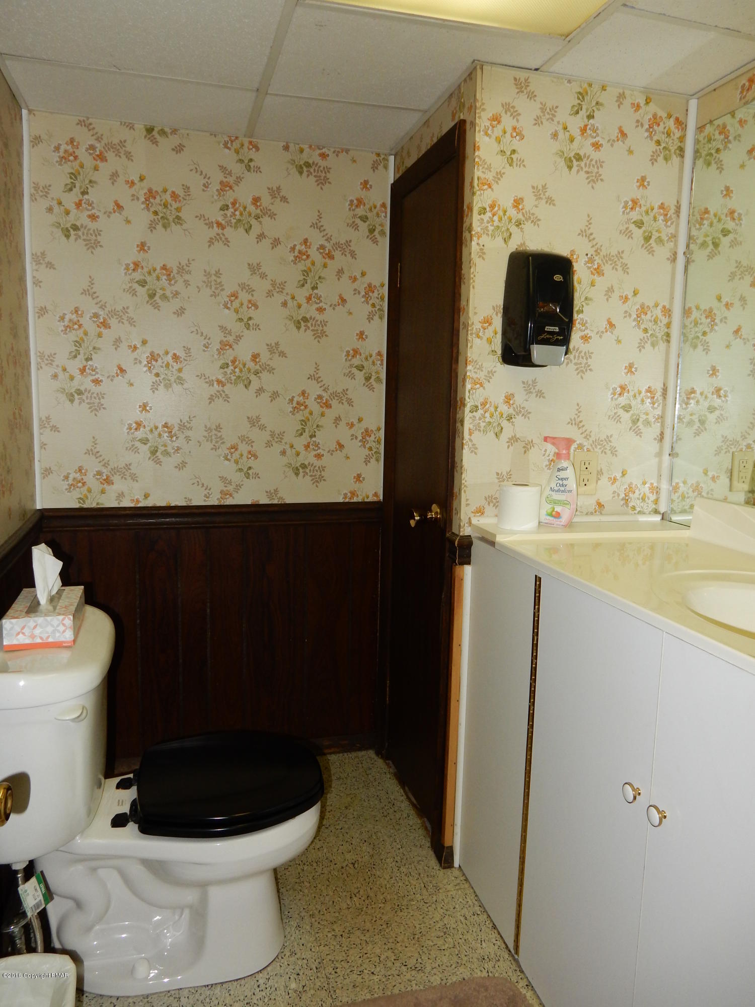183 Fish Hill Road Tannersville, PA 18372 - Photo 31 of 33 LL Bathroom