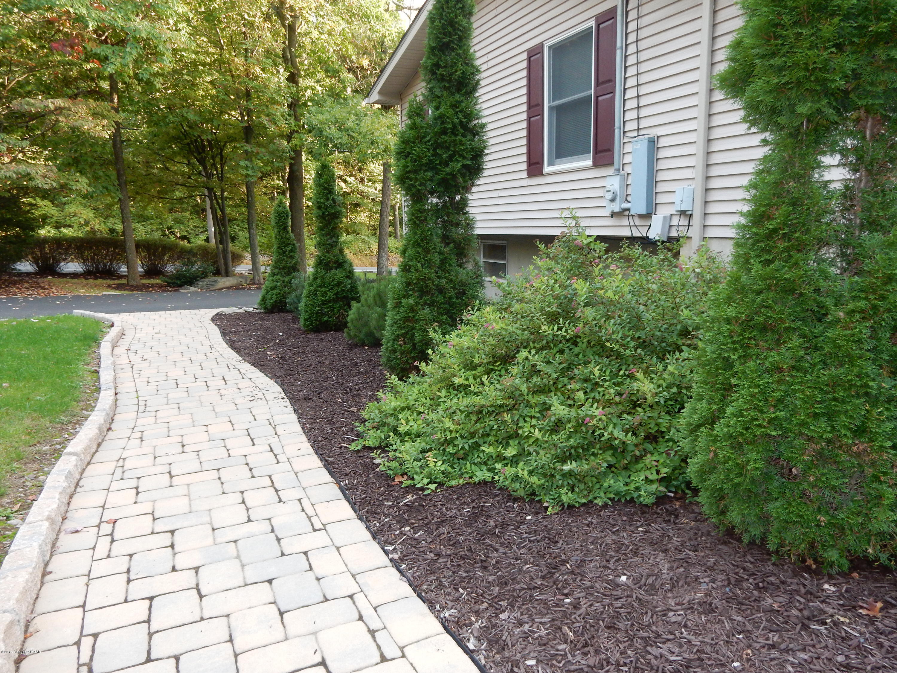 183 Fish Hill Road Tannersville, PA 18372 - Photo 6 of 33 Sidewalk