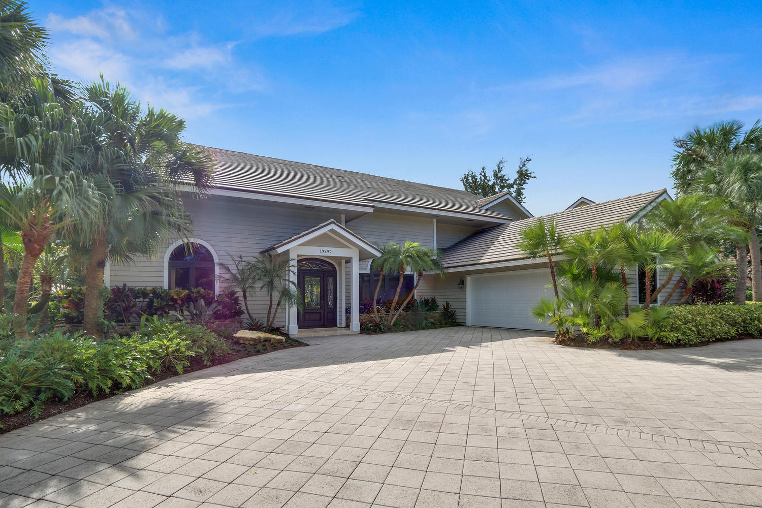 19890 Wilkinson Leas Road Jupiter, FL 33469 - Photo 3 of 37 19890 Wilkinson Leas Rd-large-003-27-Ext