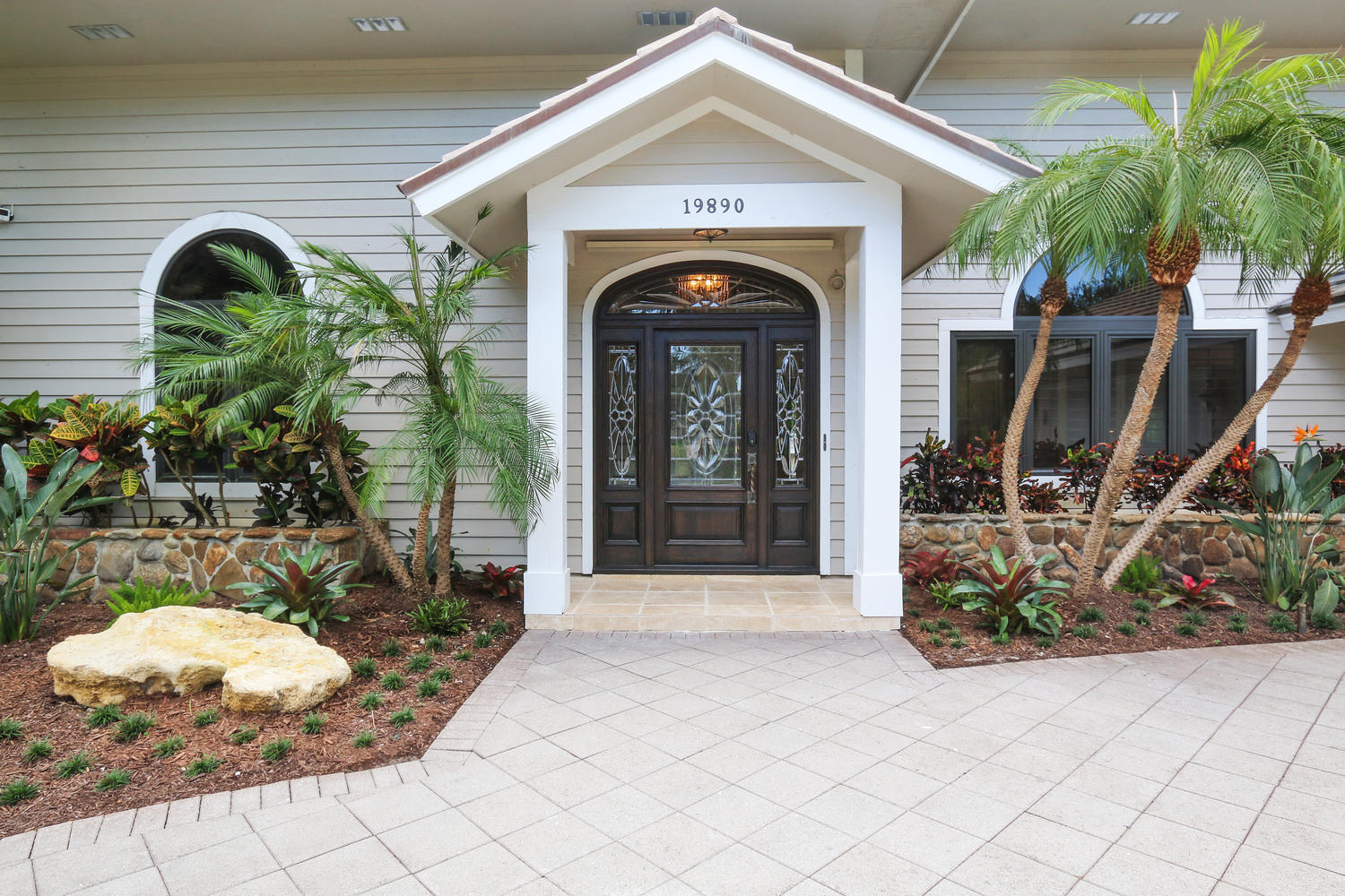 19890 Wilkinson Leas Road Jupiter, FL 33469 - Photo 4 of 37 19890 Wilkinson Leas Rd-large-004-20-Ent