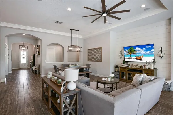 $769,900 | 6117 Shadowlake Drive, Apollo Beach, FL 33572